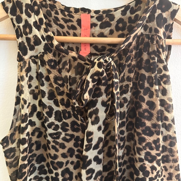 Flowy Leopard Print Blouse - Picture 6 of 11